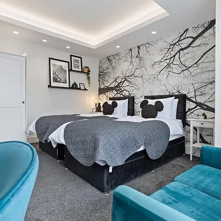 View: Stylish 2-bedroom With Netflix And Ev Charging Leeds (West Yorkshire)
