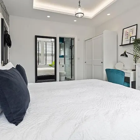 Apartment View: Stylish 2-bedroom With Netflix And Ev Charging Leeds (West Yorkshire)