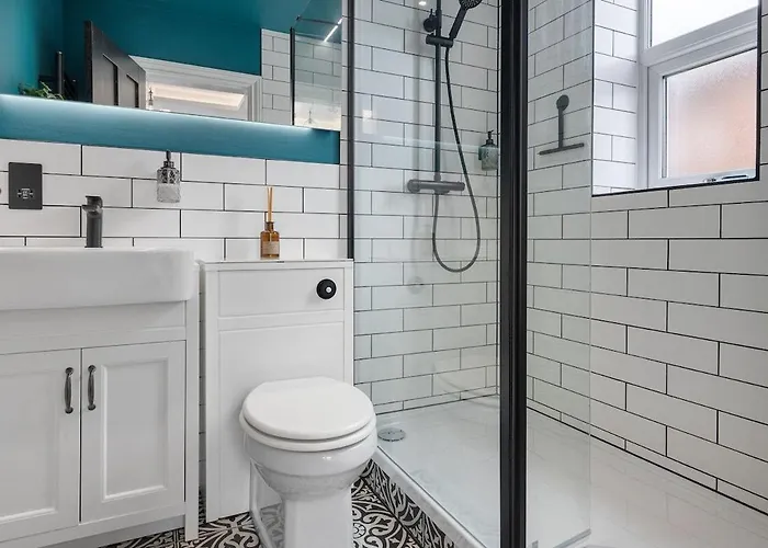 3b View, Beautifully Appointed, With 2 En-suite Bedrooms In Great Roundhay Location, Netflix, Off Street Parking & Ev Charging Apartamento