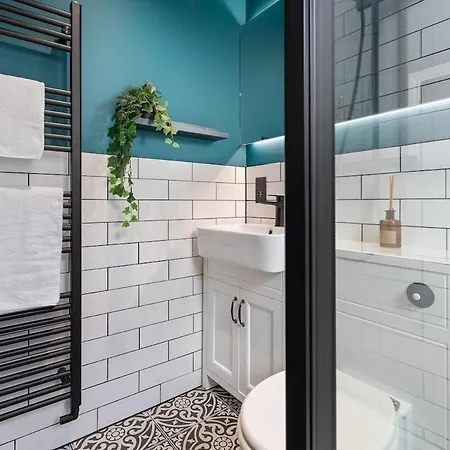 Apartment View: Stylish 2-bedroom With Netflix And Ev Charging