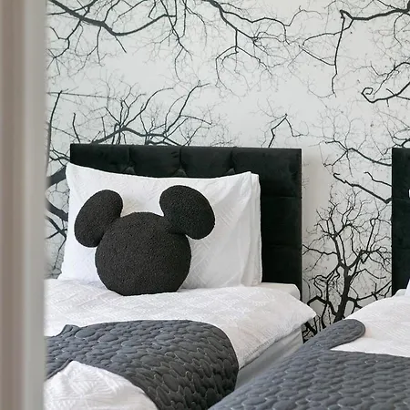 View: Stylish 2-bedroom With Netflix And Ev Charging * Leeds (West Yorkshire)