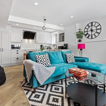 Апартаменти Flat B