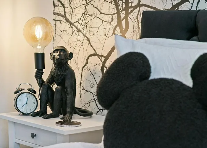 View: Stylish 2-bedroom With Netflix And Ev Charging