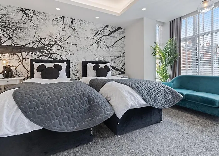 View: Stylish 2-bedroom With Netflix And Ev Charging Apartment