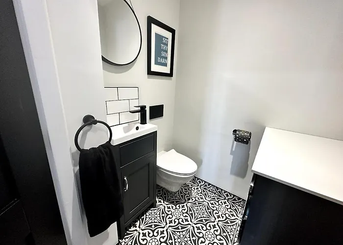 View: Stylish 2-bedroom With Netflix And Ev Charging Apartment